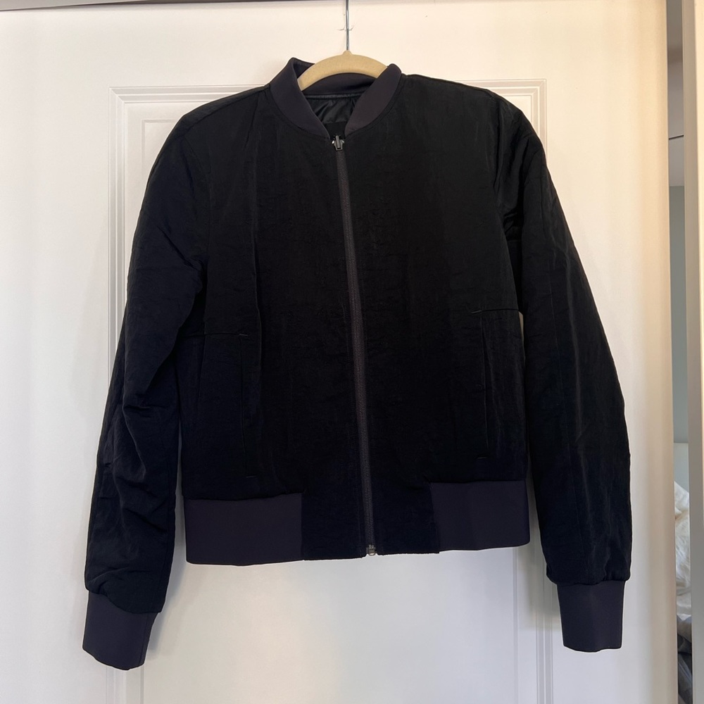 Lululemon black reversible bomber jacket